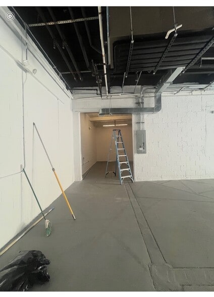 More Photos Of 57-65 E 2nd St, Mineola Warehouse For Lease