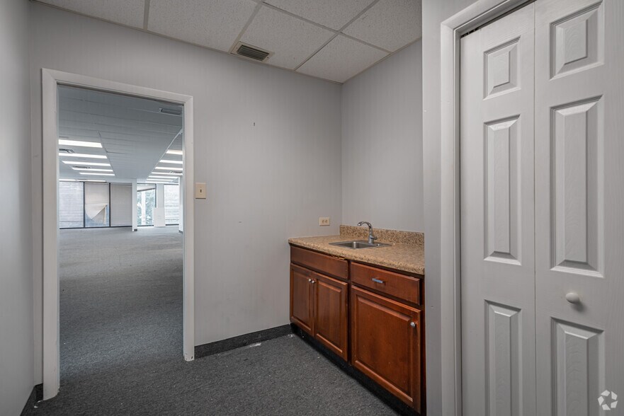 More Photos Of 9600 W Sample Rd, Coral Springs Office For Lease