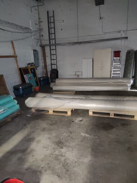 More Photos Of 35223 23 Mile Rd, New Baltimore Storefront For Lease