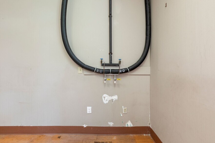 More Photos Of 1922 K M Wicker Memorial Dr, Sanford Medical For Lease