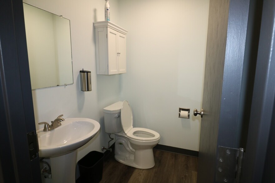 More Photos Of 34 Executive Dr, Norwalk Medical For Sale