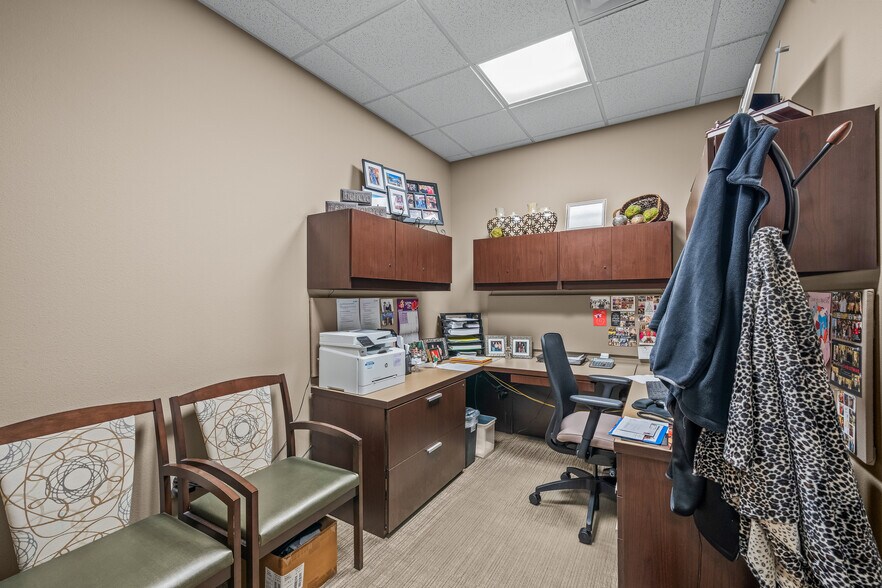 More Photos Of 7515 Quaker Ave, Lubbock Medical For Sale