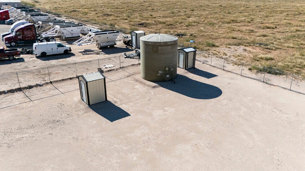 More Photos Of 1508 County Road 1105, Midland Warehouse For Lease