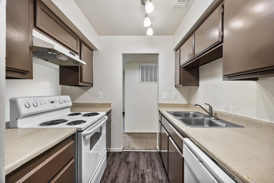 More Photos Of 1201 40th St, Bakersfield Apartments For Sale