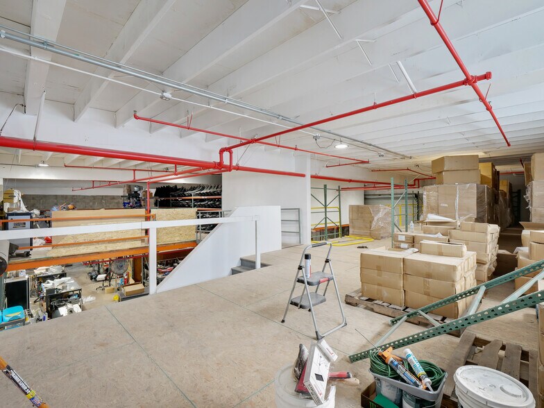 More Photos Of 6150-6164 Cherry Ave, Long Beach Warehouse For Sale