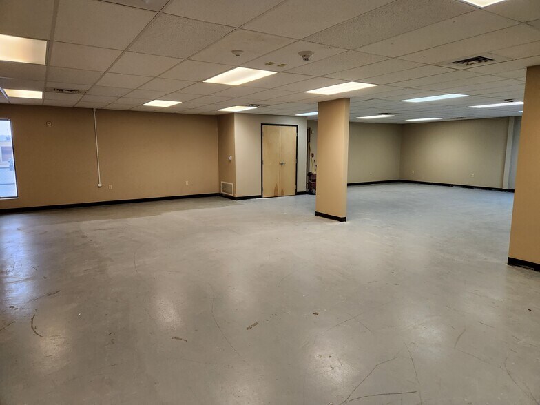 More Photos Of 5929 Brook Hollow Dr, El Paso Medical For Sale