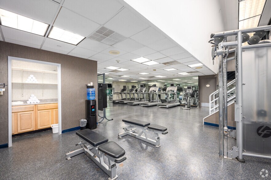 More Photos Of 110 S Eutaw St, Baltimore Hotel For Sale