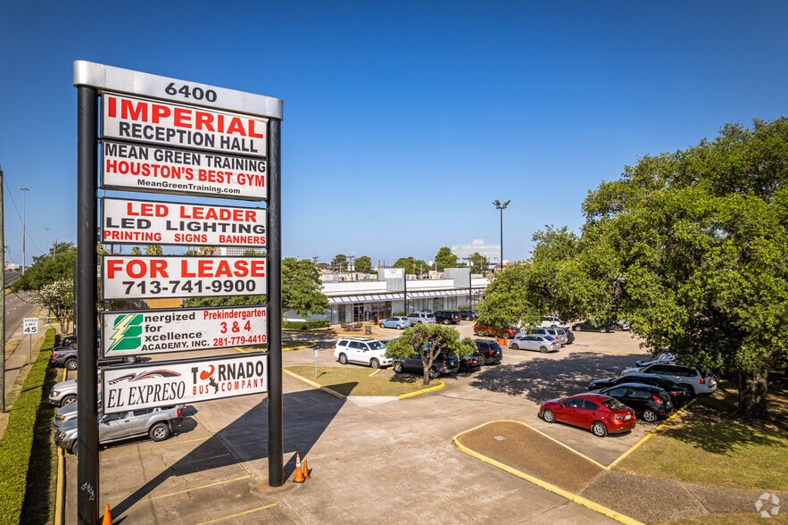 More Photos Of 6400 Southwest Fwy, Houston General Retail For Sale