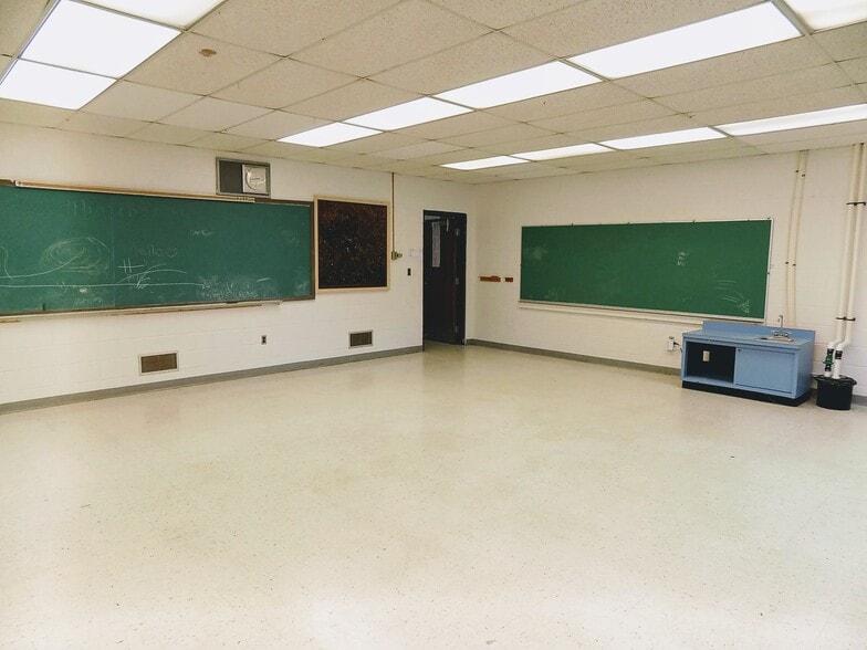 More Photos Of 804 S Purdum St, Kokomo Schools For Sale