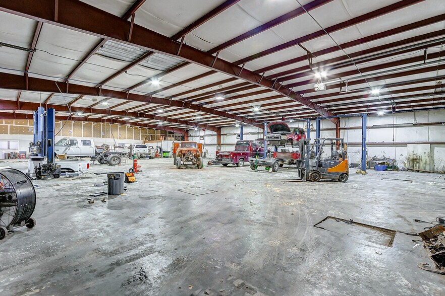 More Photos Of 3501 FM 1960 Rd E, Humble Warehouse For Sale