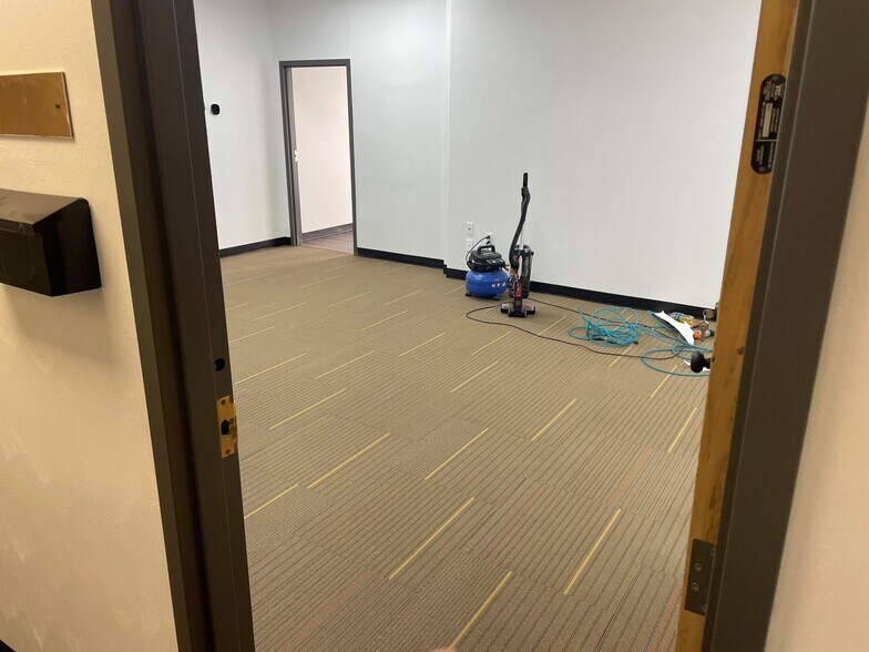 More Photos Of 138 S Rosemont Rd, Virginia Beach Medical For Lease