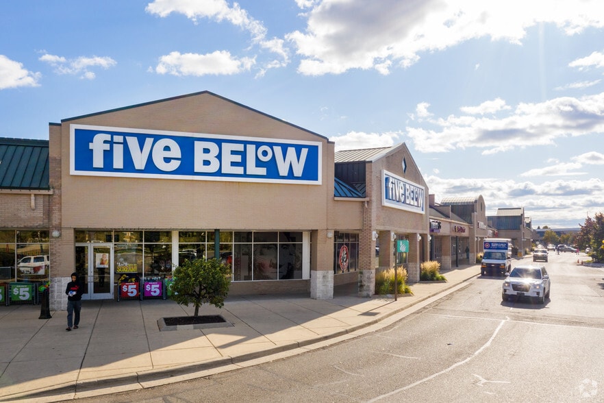 More Photos Of 15851-16351 Ford Rd, Dearborn Unknown For Lease