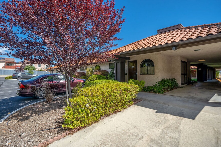 More Photos Of 1050 Las Tablas Rd, Templeton Medical For Lease