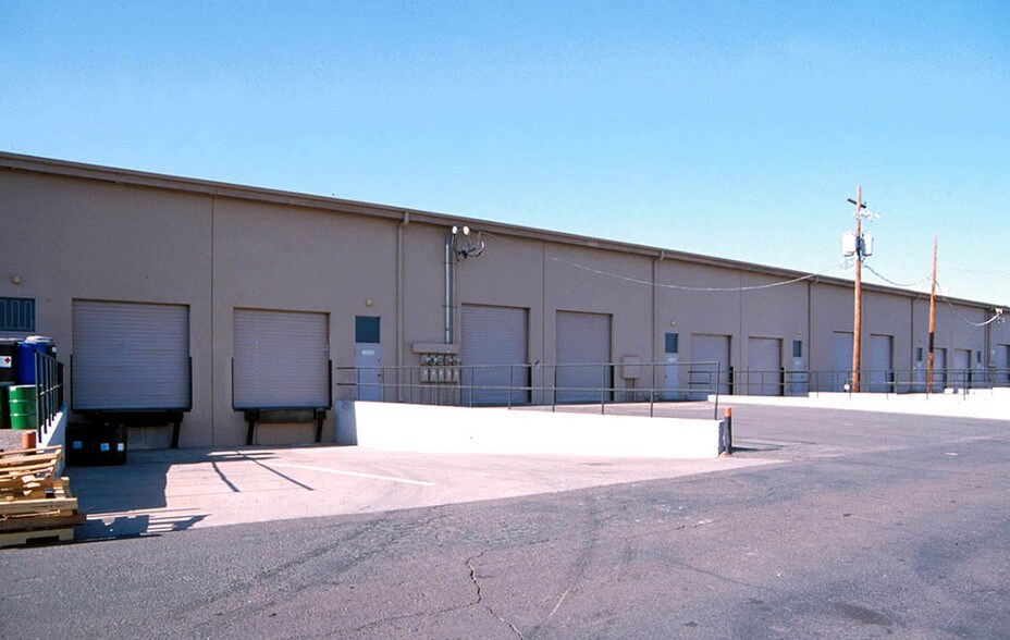 More Photos Of 4307-4325 W Van Buren St, Phoenix Warehouse For Lease