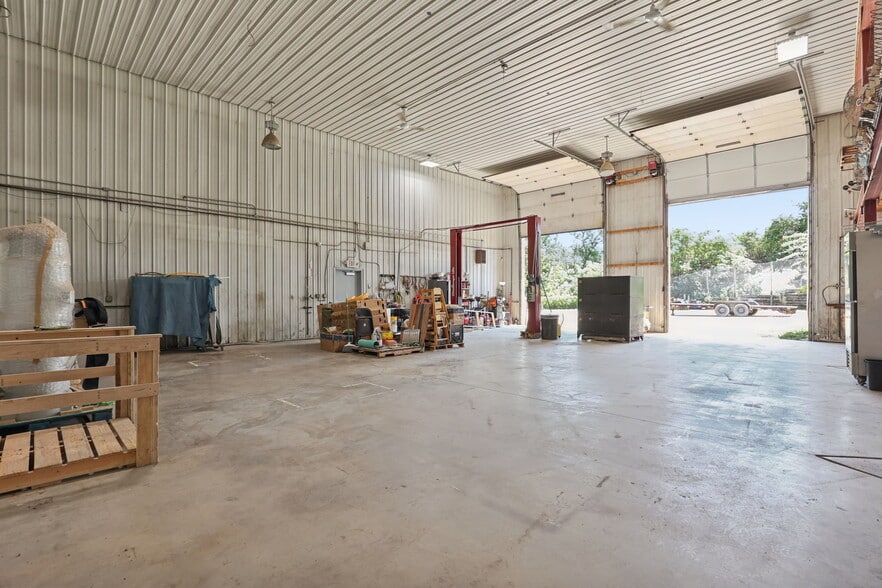 More Photos Of 2162 McKinley Ave, Columbus Warehouse For Sale