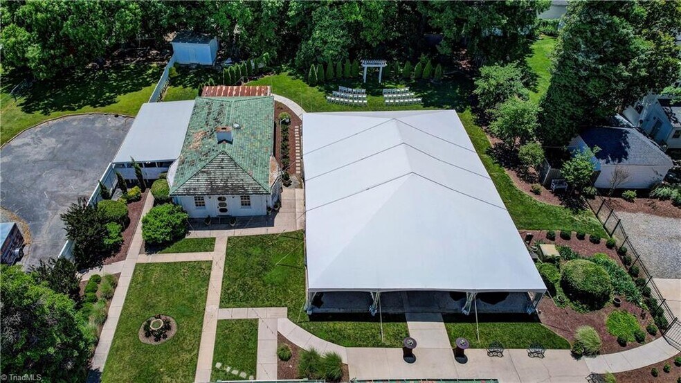 More Photos Of 17 E Main St, Thomasville Storefront Retail Office For Sale