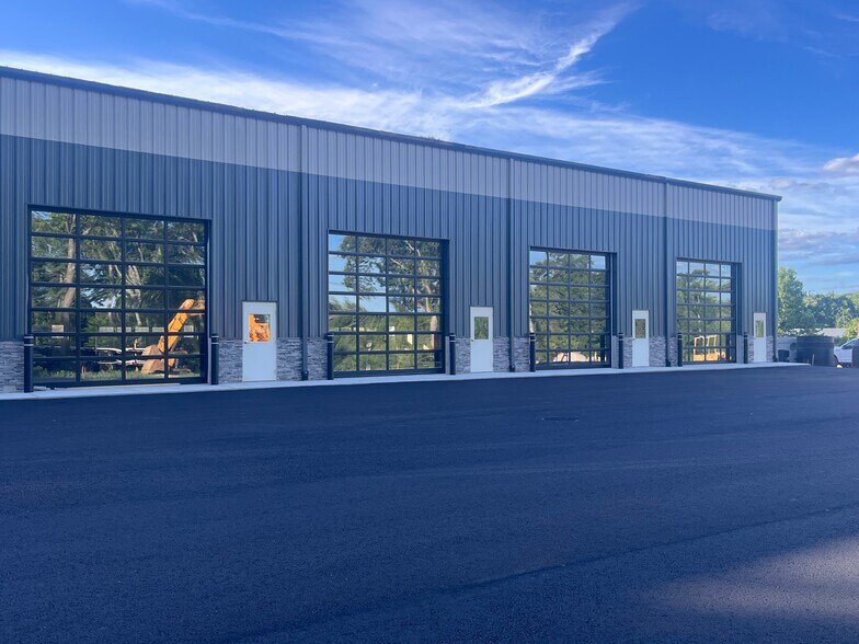 More Photos Of 150 George Washington Highway, Smithfield General Retail For Sale