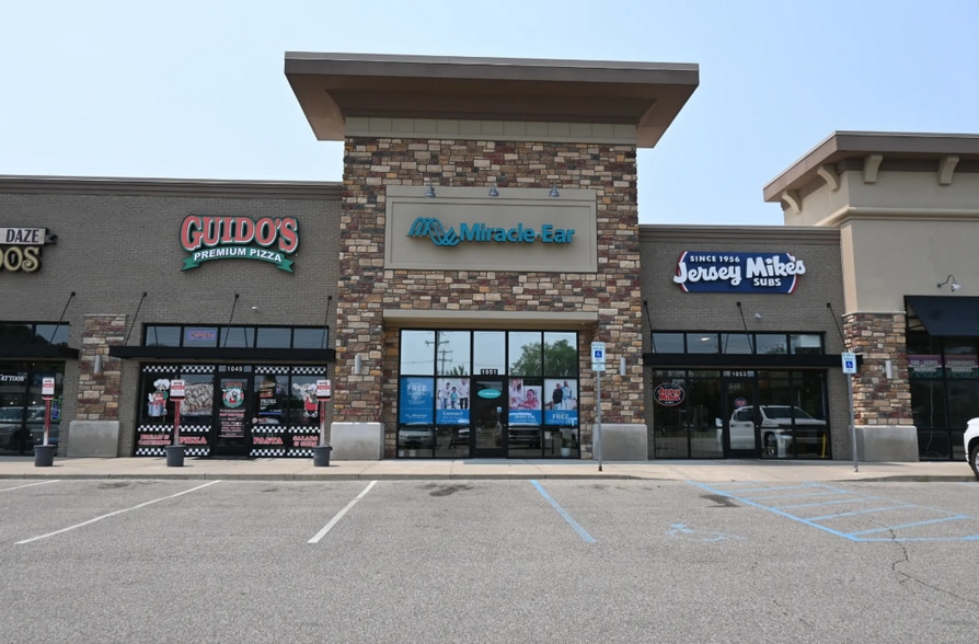 More Photos Of 1015 N Irish Rd, Davison Restaurant For Sale