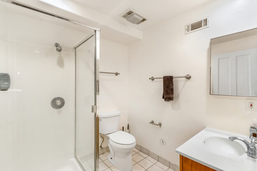 More Photos Of 543 1/2 Arroyo Ave, Santa Barbara Apartments For Sale