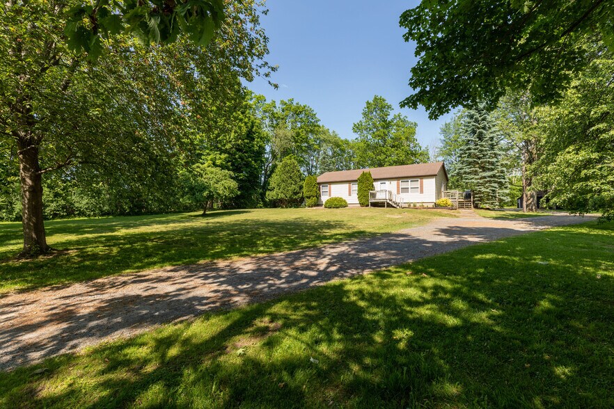 More Photos Of 8662 Brewerton Rd, Cicero Industrial For Sale