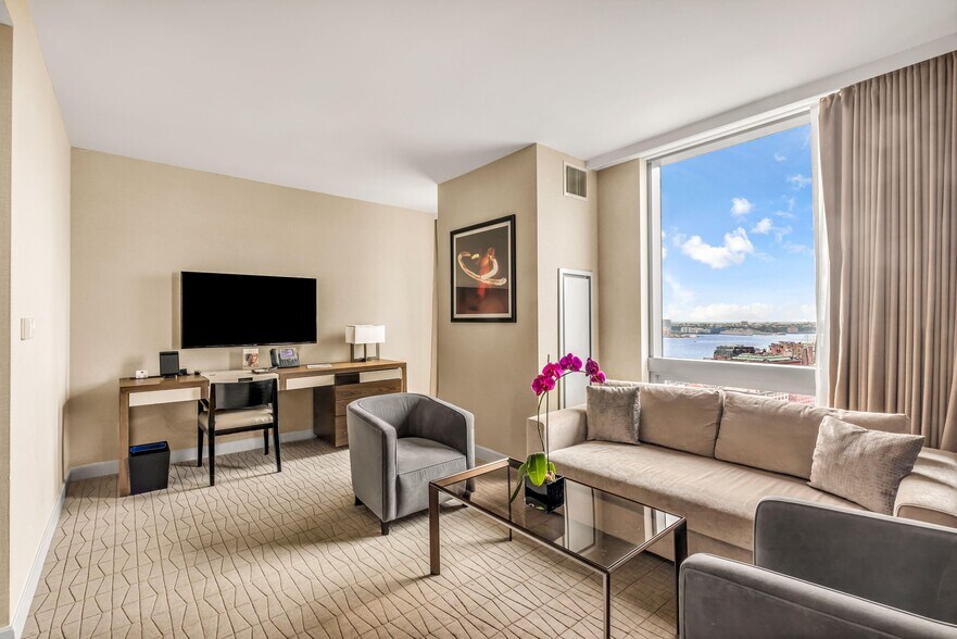 More Photos Of 246 Spring St, New York Hotel For Lease