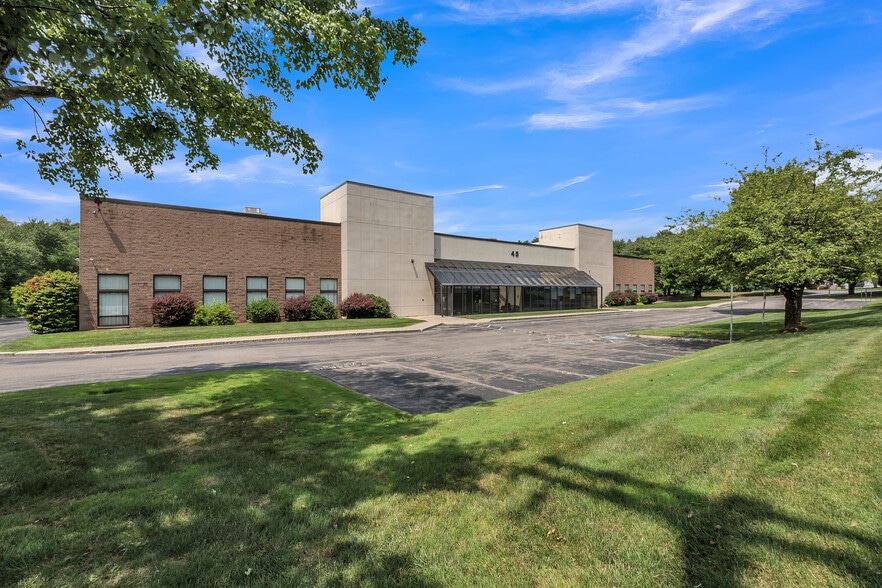 More Photos Of 45 Bartlett St, Marlborough Light Manufacturing For Lease