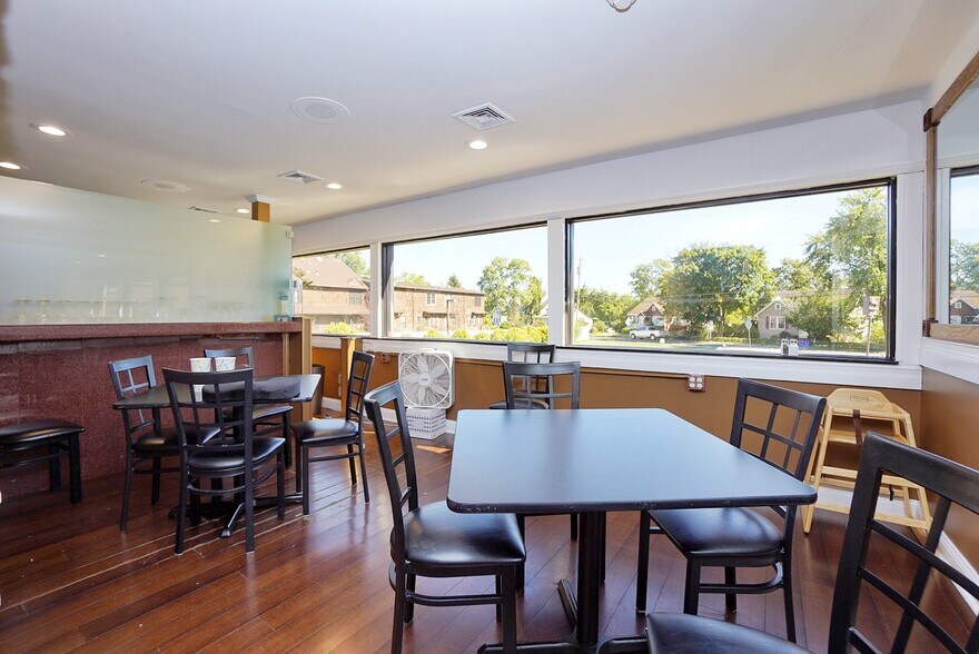 More Photos Of 306 Gatzmer Ave, Jamesburg Restaurant For Lease