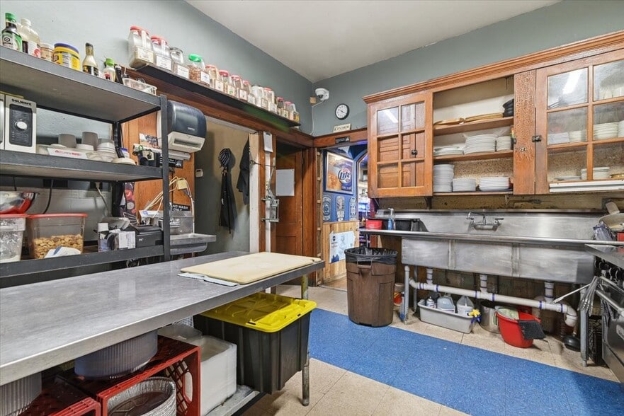 More Photos Of 10 E Lehigh St, Summit Hill Restaurant For Sale