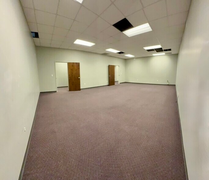 More Photos Of 9000 Peridot Pky, Stockbridge Unknown For Lease