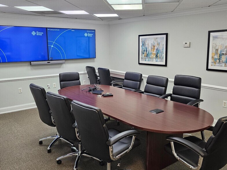 More Photos Of 20 S King St, Leesburg Office For Lease