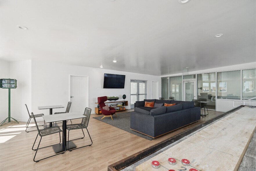More Photos Of 300 S Santa Fe Ave, Los Angeles Apartments For Lease