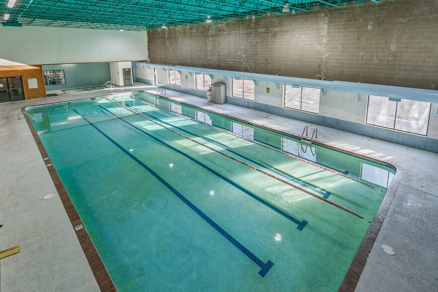 More Photos Of 133 Sandberg Rd, Monticello Storefront For Sale