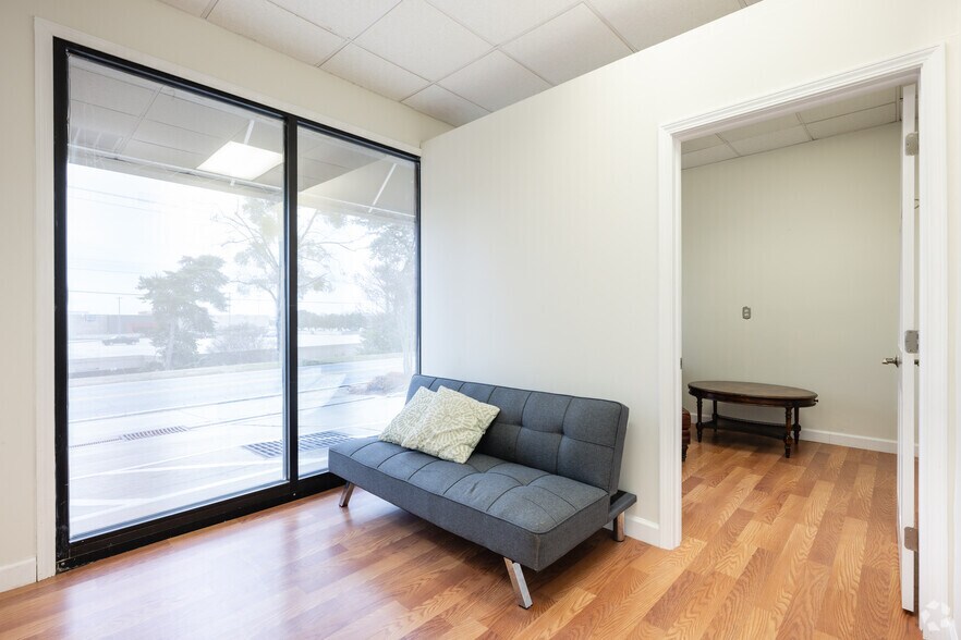More Photos Of 439 Congaree Rd, Greenville Office For Lease