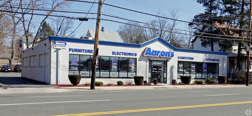 More Photos Of 34 Weyman Ave, New Rochelle Storefront For Sale