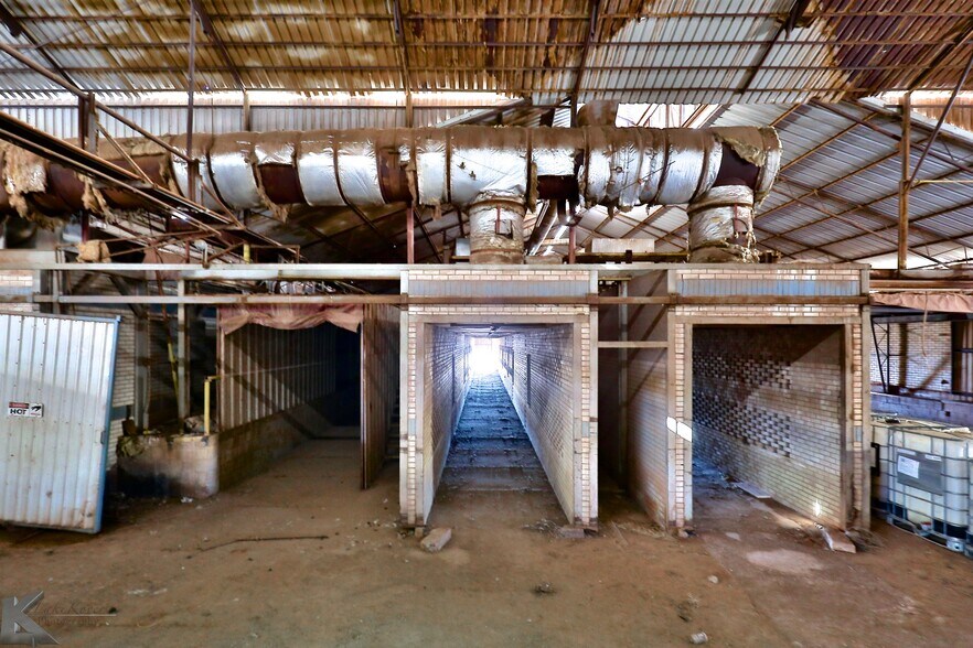More Photos Of 3097 Brick Plant Rd, Snyder Manufacturing For Sale