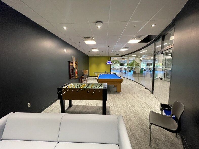 More Photos Of 4000 Innovation Dr, Ottawa Office For Lease