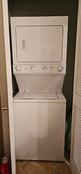 More Photos Of 507 Broad Ave, Palisades Park Storefront Retail Residential For Sale