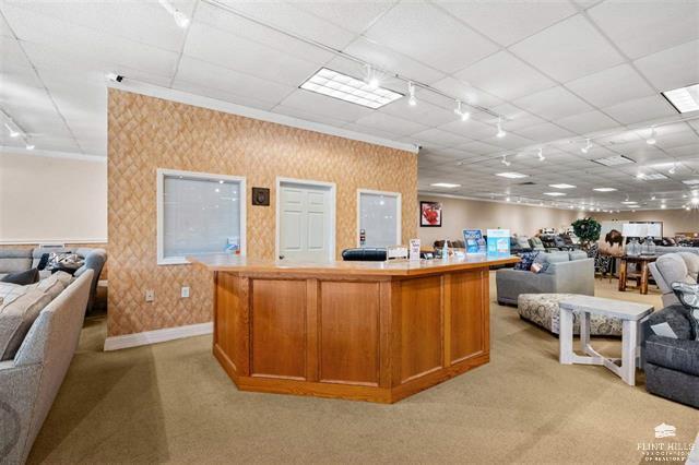 More Photos Of 101 E Lafayette Ave, Abilene Storefront For Sale