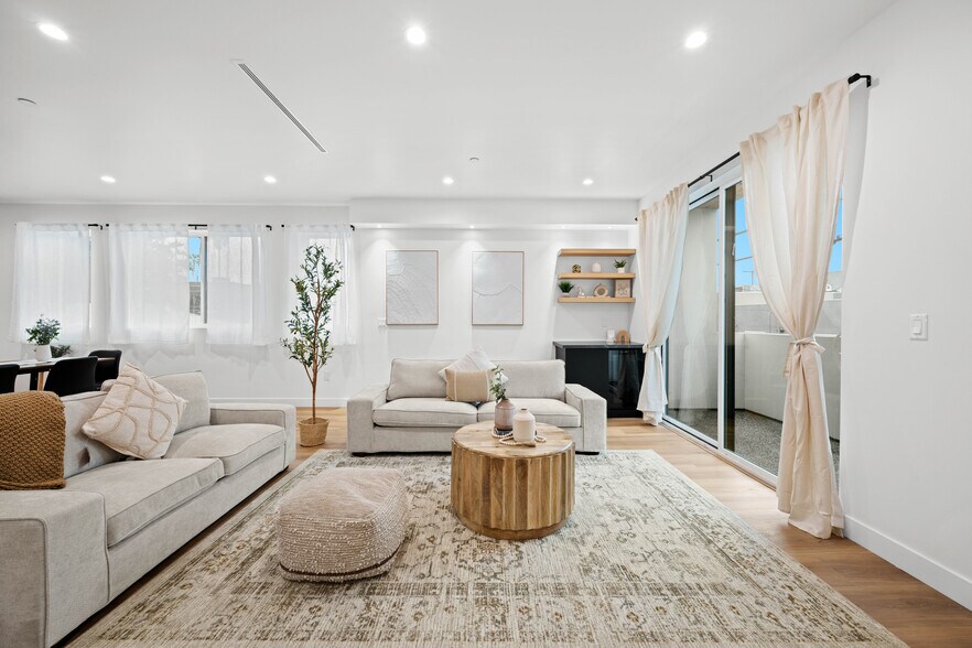 More Photos Of 833 N McCadden Pl, Los Angeles Apartments For Sale