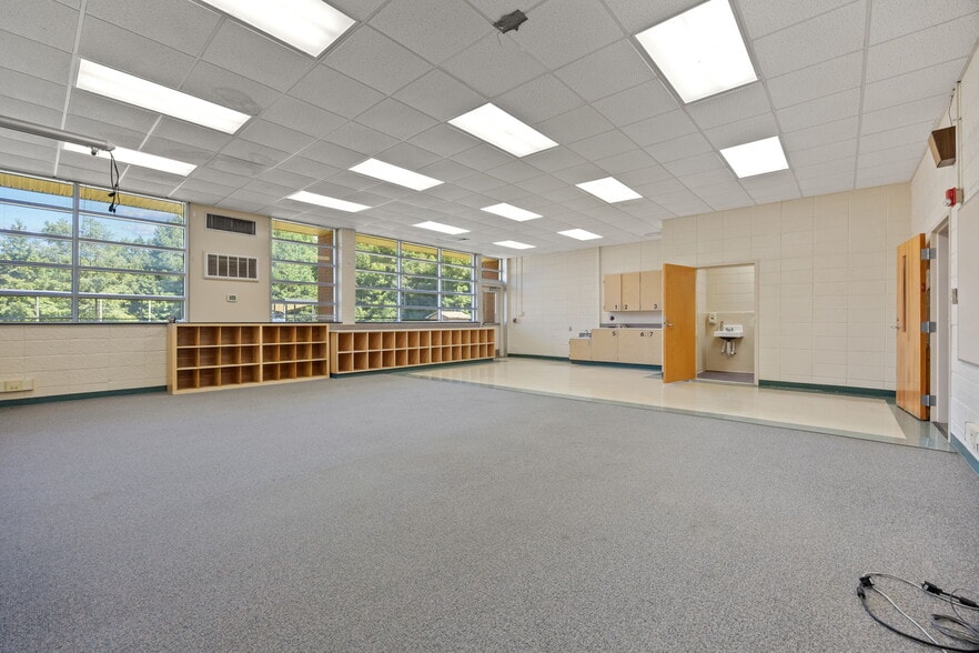 More Photos Of 8967 Cedar Grove School Loop Rd, Nashville Schools For Sale