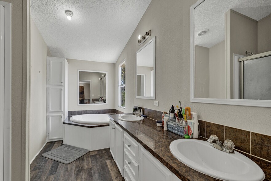 More Photos Of 200 Peggs Pl, Canyon Lake Specialty For Sale