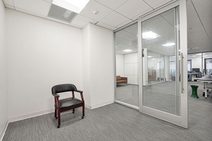 More Photos Of 1 SE 3rd Ave, Miami Office For Lease