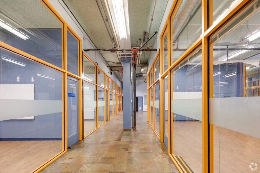 More Photos Of 541-547 Seymour St, Vancouver Storefront Retail Office For Lease