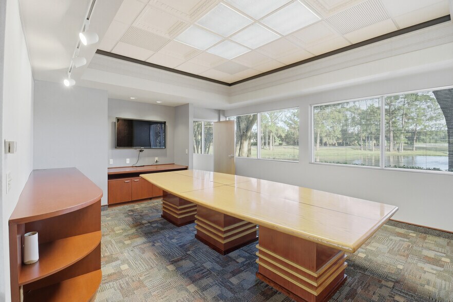 More Photos Of 585 Technology Pky, Lake Mary Office For Sale
