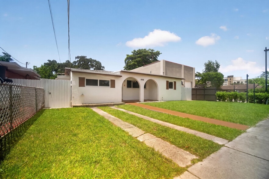 More Photos Of 7151 SW 42nd St, Miami Assisted Living For Sale