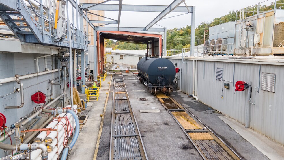 More Photos Of 540 E Broadway, Newport Manufacturing For Lease