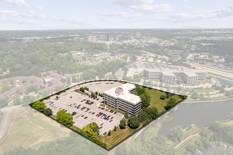 More Photos Of 8440 Woodfield Crossing Blvd, Indianapolis Office For Lease