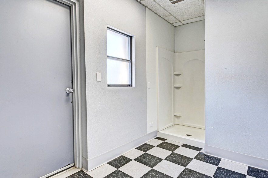 More Photos Of 5290 Arapahoe Ave, Boulder Unknown For Lease