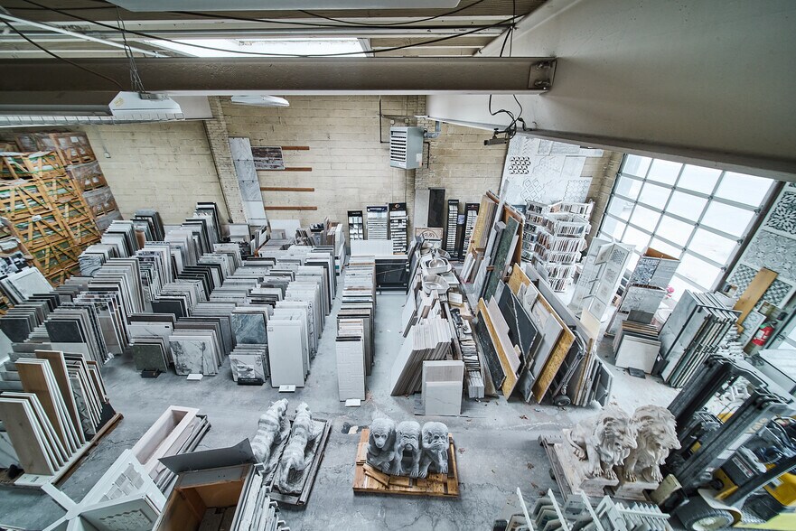 More Photos Of 2100 Jericho Tpke, Garden City Park Warehouse For Lease