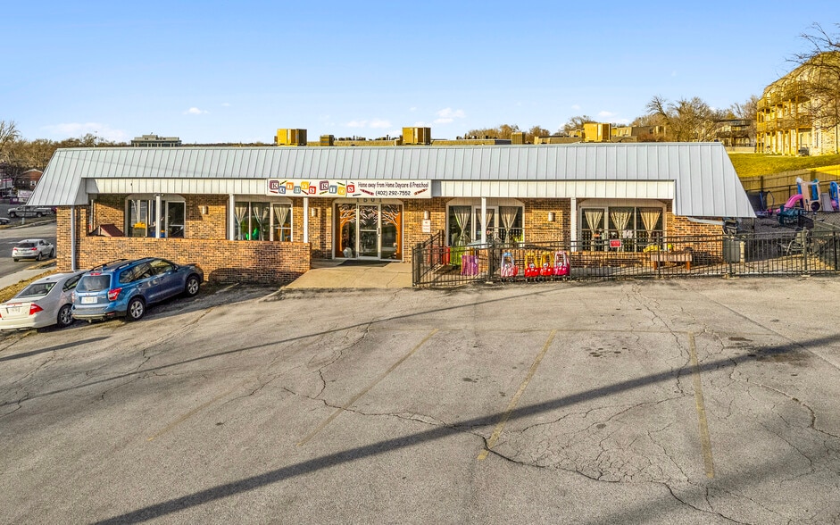 More Photos Of , Bellevue General Retail For Sale